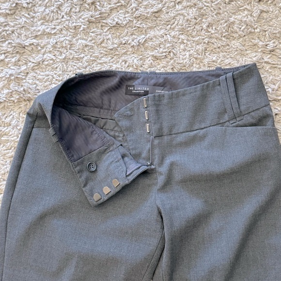 The Limited Pants ✨ - Picture 3 of 4